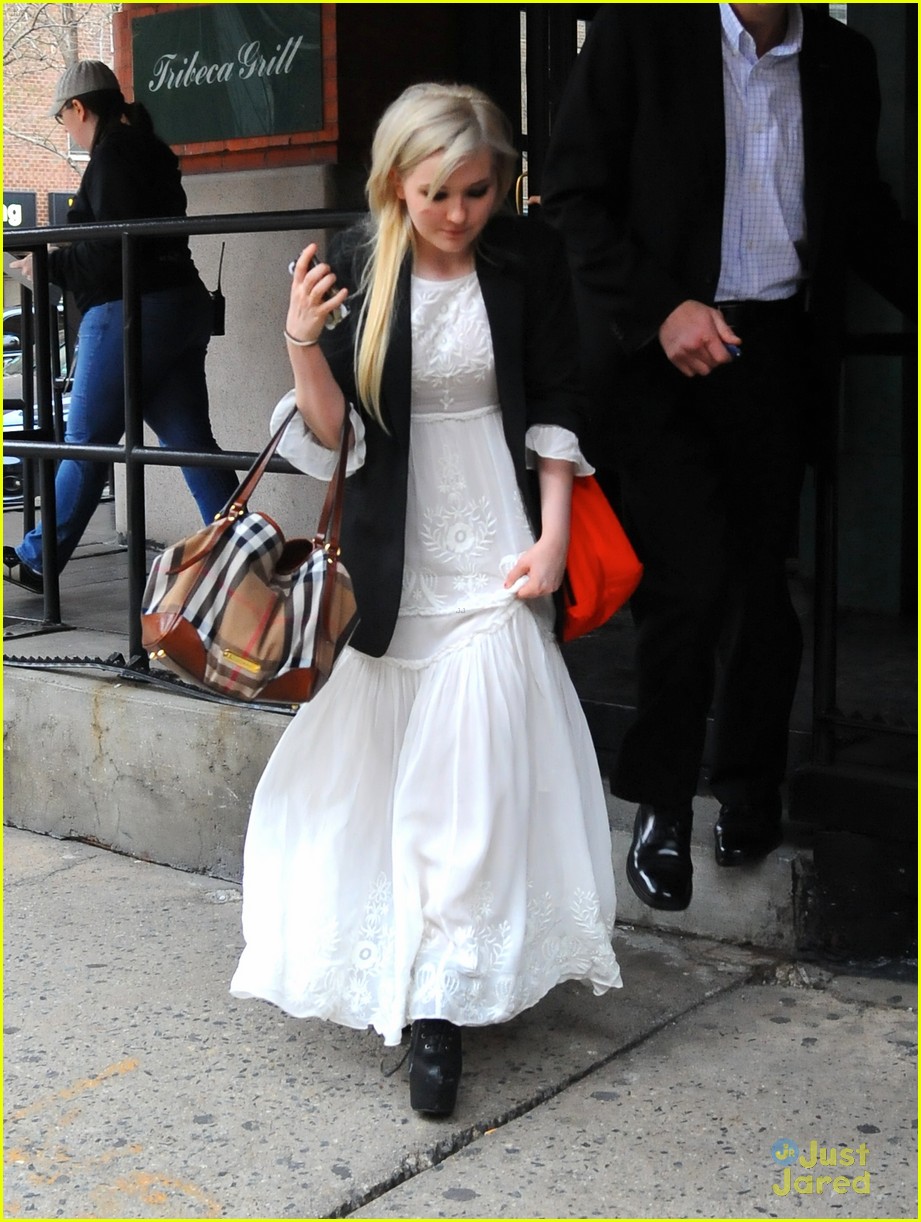 abigail breslin tribeca welcome lunch 03