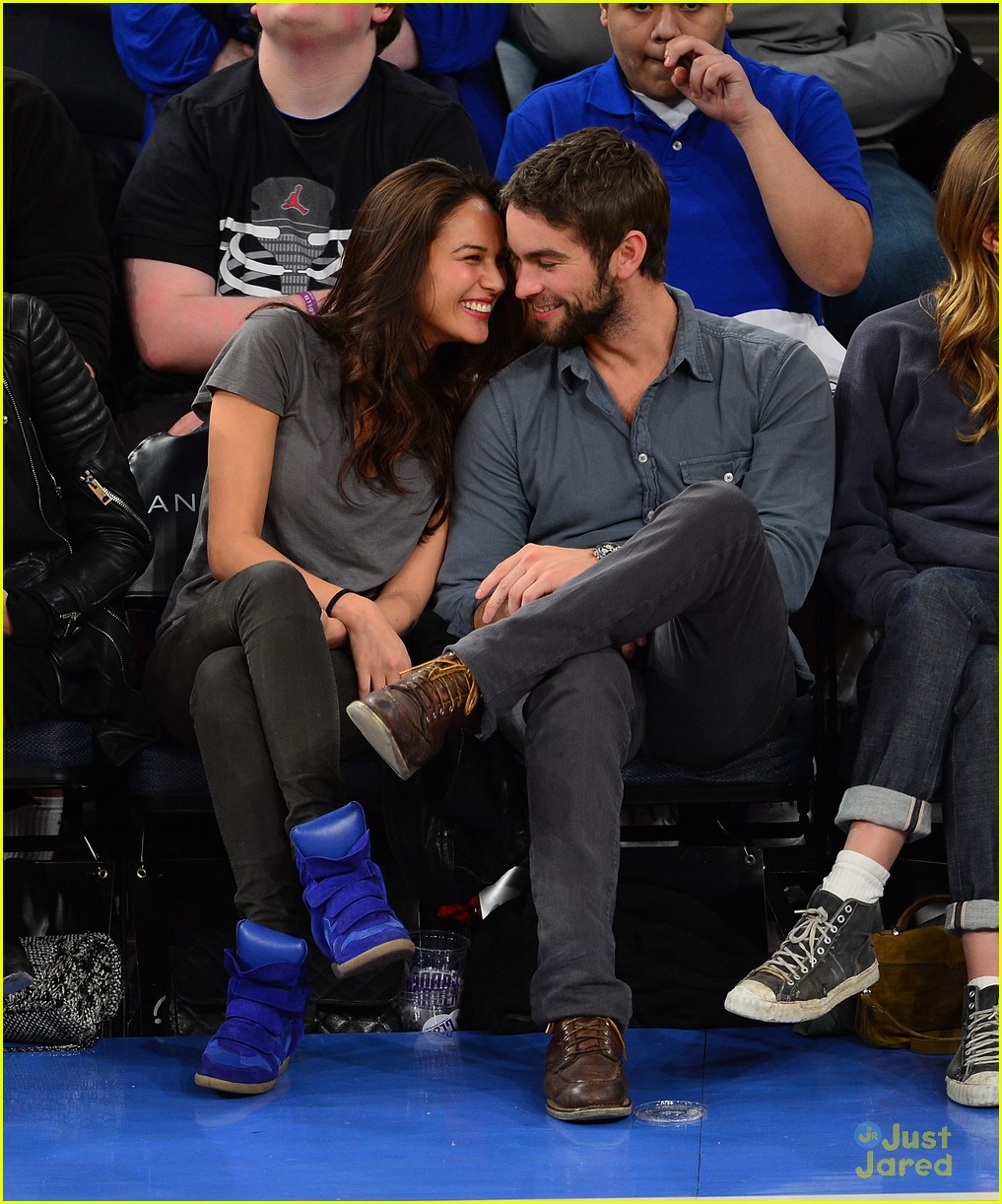 chace crawford rachelle goulding knicks game night 01