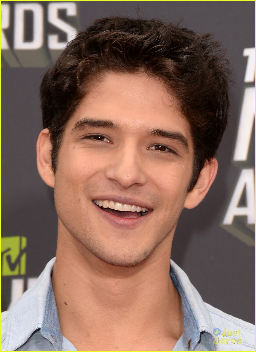 crystal reed dylan obrien tyler posey mtv movie awards 12