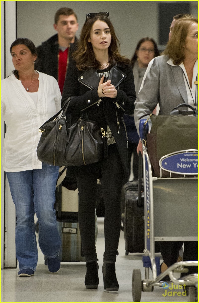 lily collins i want to work with sandra bullock again 03
