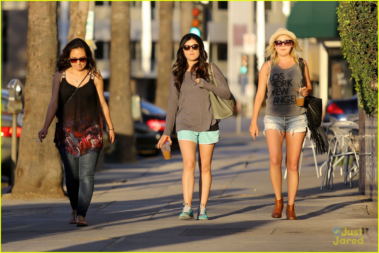 lucy hale shopping friends 14