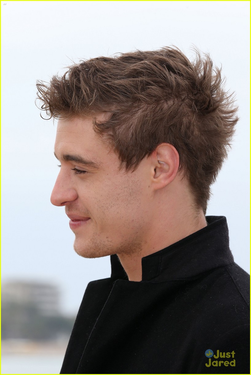 max irons the white queen photo call 10