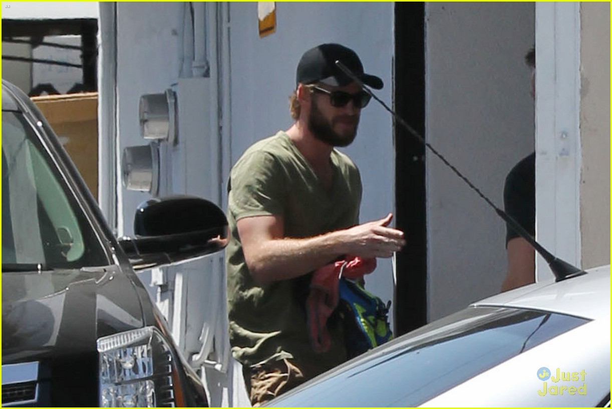 miley cyrus liam hemsworth separate monday outings 07