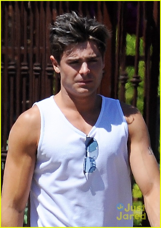 zac efron townies set muscles 02