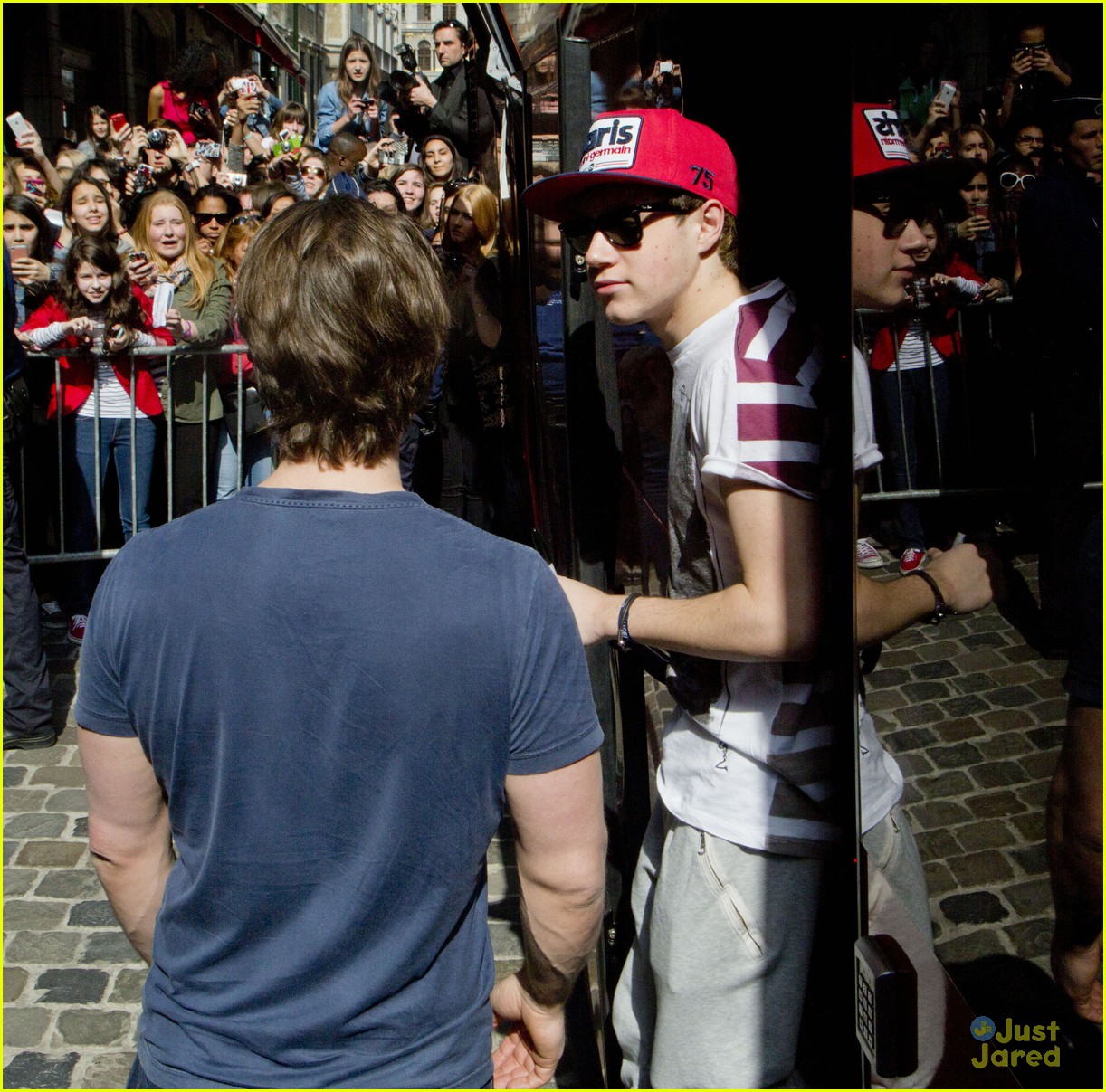 one direction swarmed by fans in belgium 23