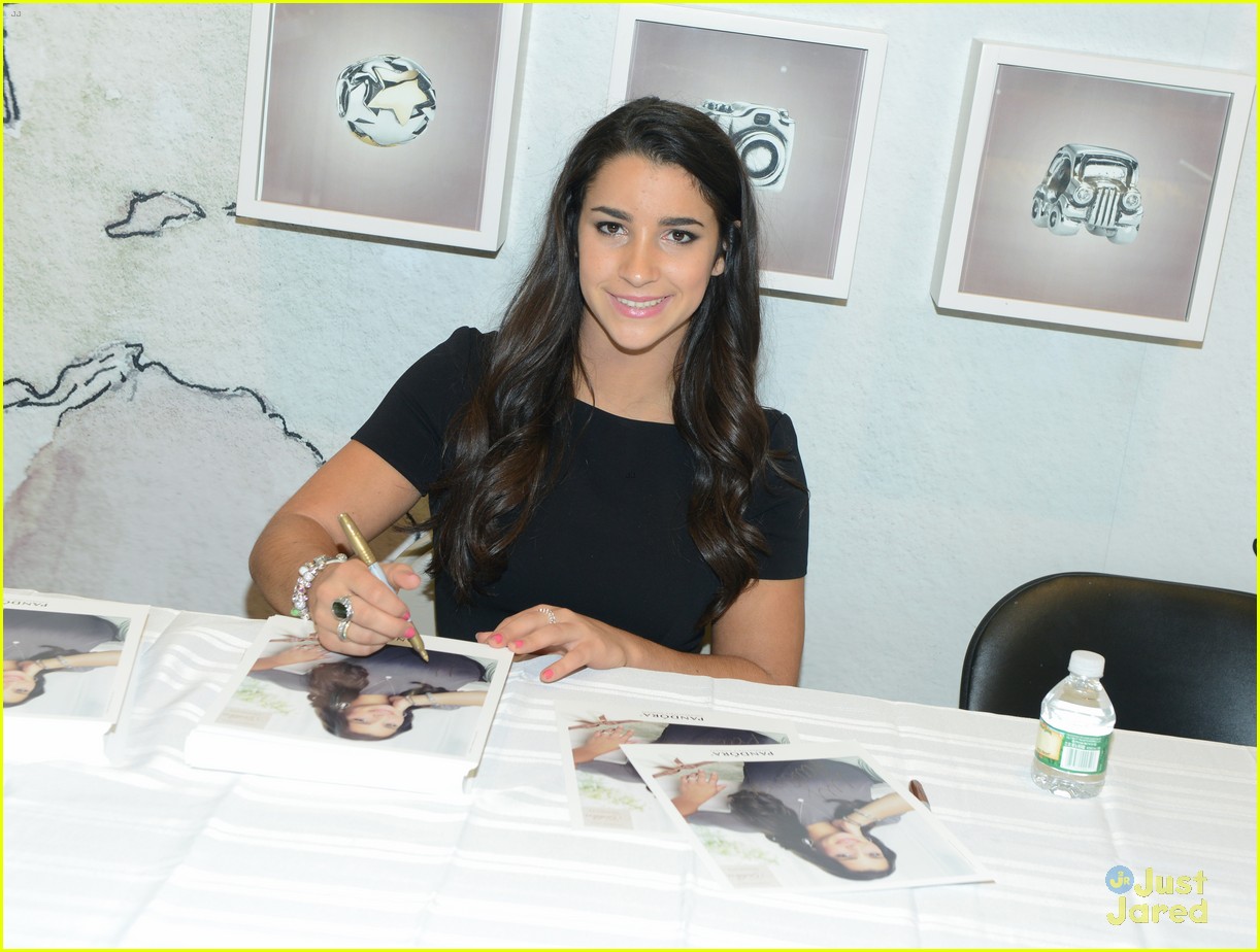aly raisman stops by pandora store after dwts finale 04