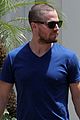 stephen amell grove shopper with wife cassandra jean 05