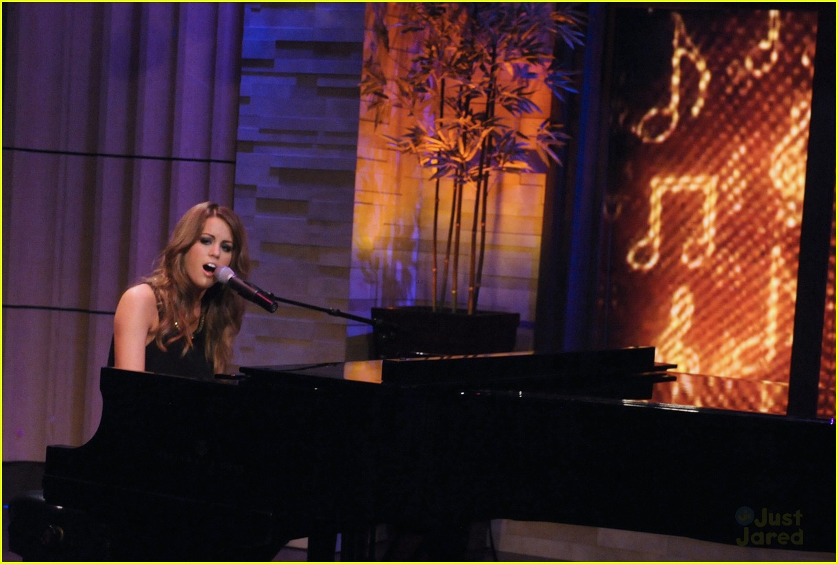 angie miller sings you set me free on kelly michael watch now 02