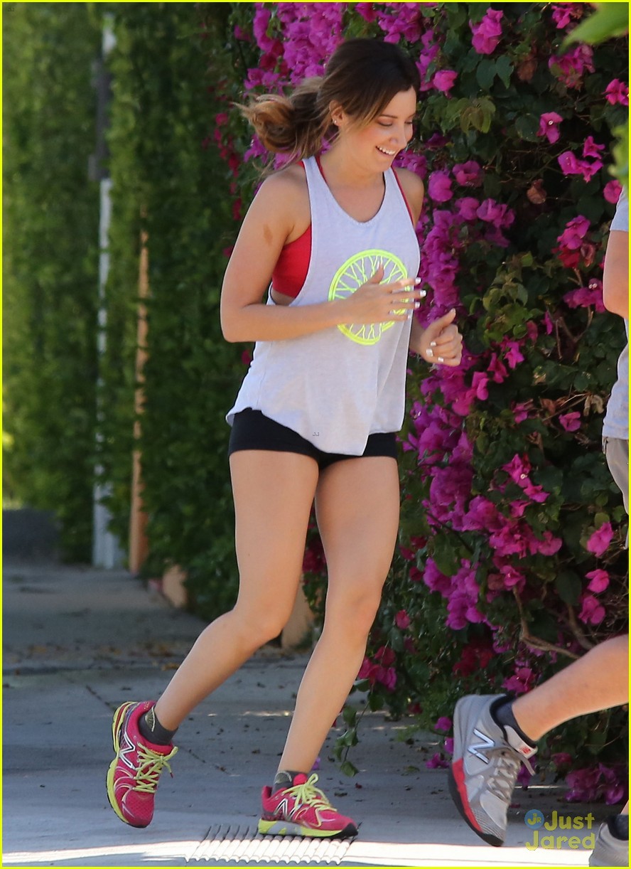ashley tisdale jogs with her trainer in weho 07