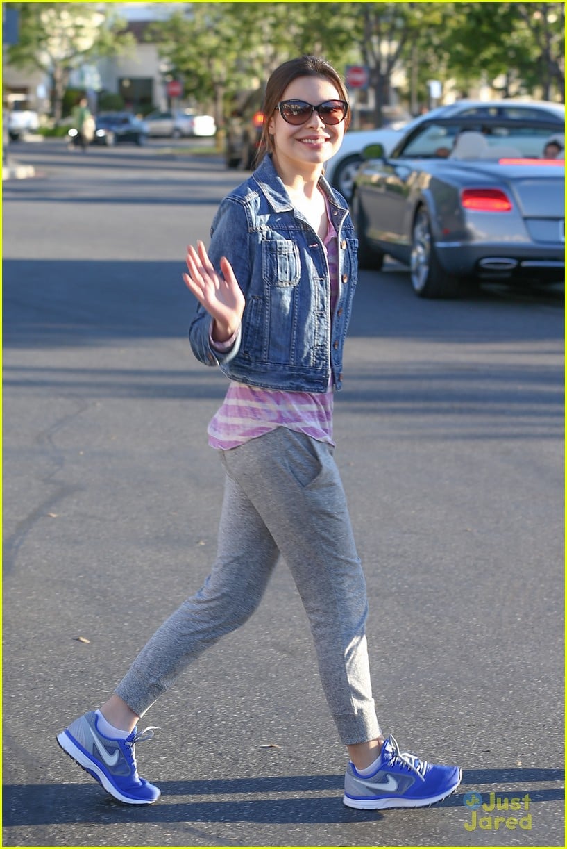 Miranda Cosgrove: Cooking Class Cutie: Photo 557998 | Miranda Cosgrove  Pictures | Just Jared Jr.