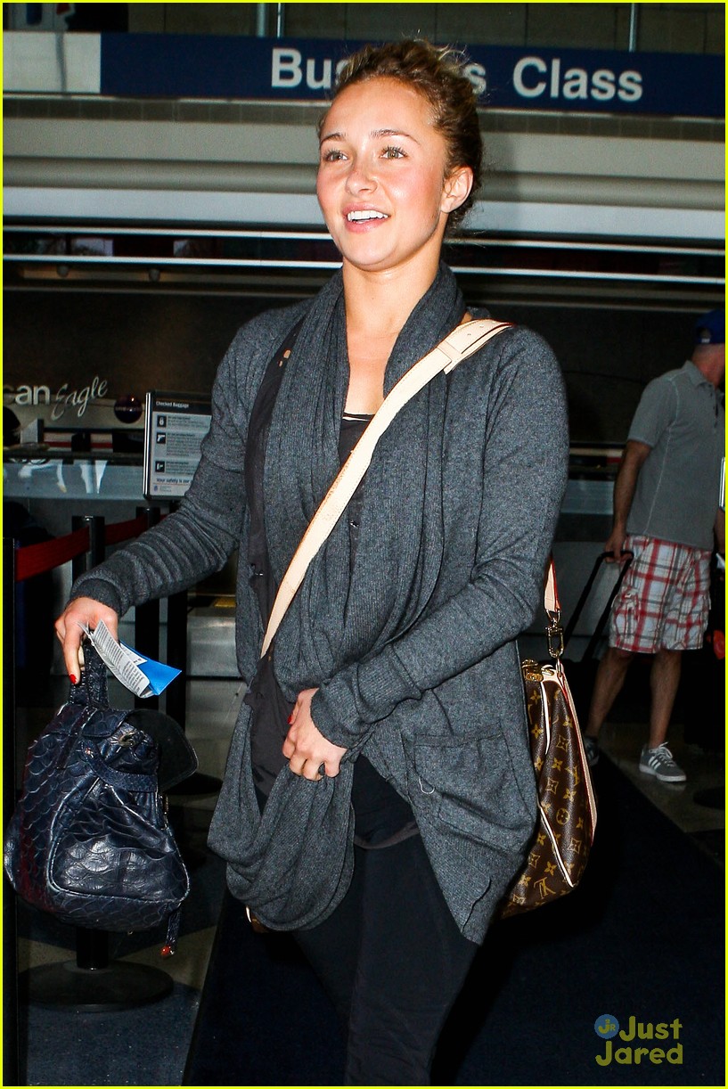 hayden panettiere lax flight out 09