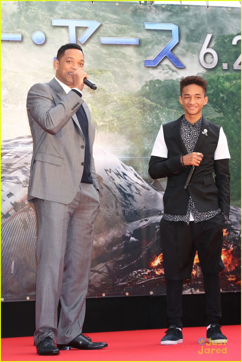 jaden smith after earth japan premiere with dad will 20