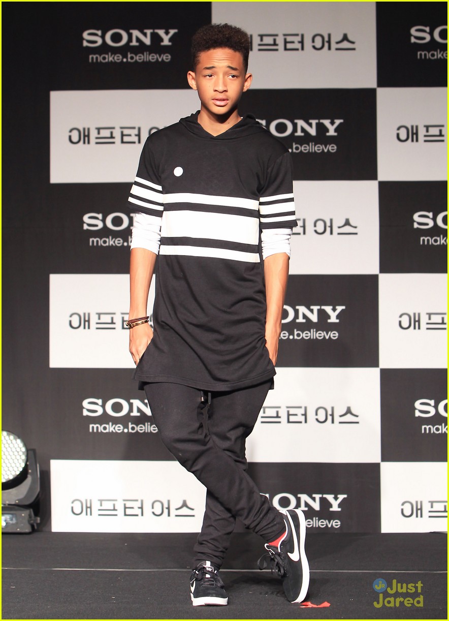 jaden smith after earth press conference with dad will 09