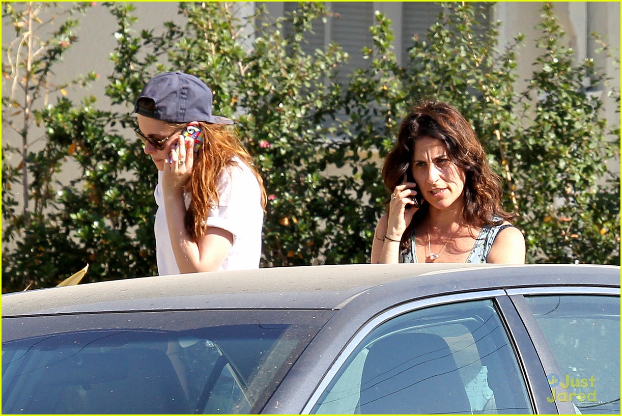 Kristen Stewart L.A. Fender Bender Photo 558769 Photo Gallery