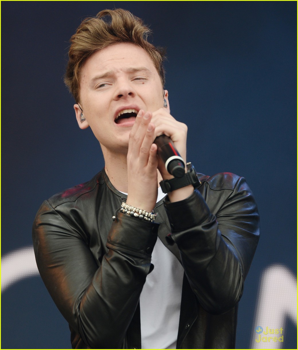 conor maynard as one in the park performance 02