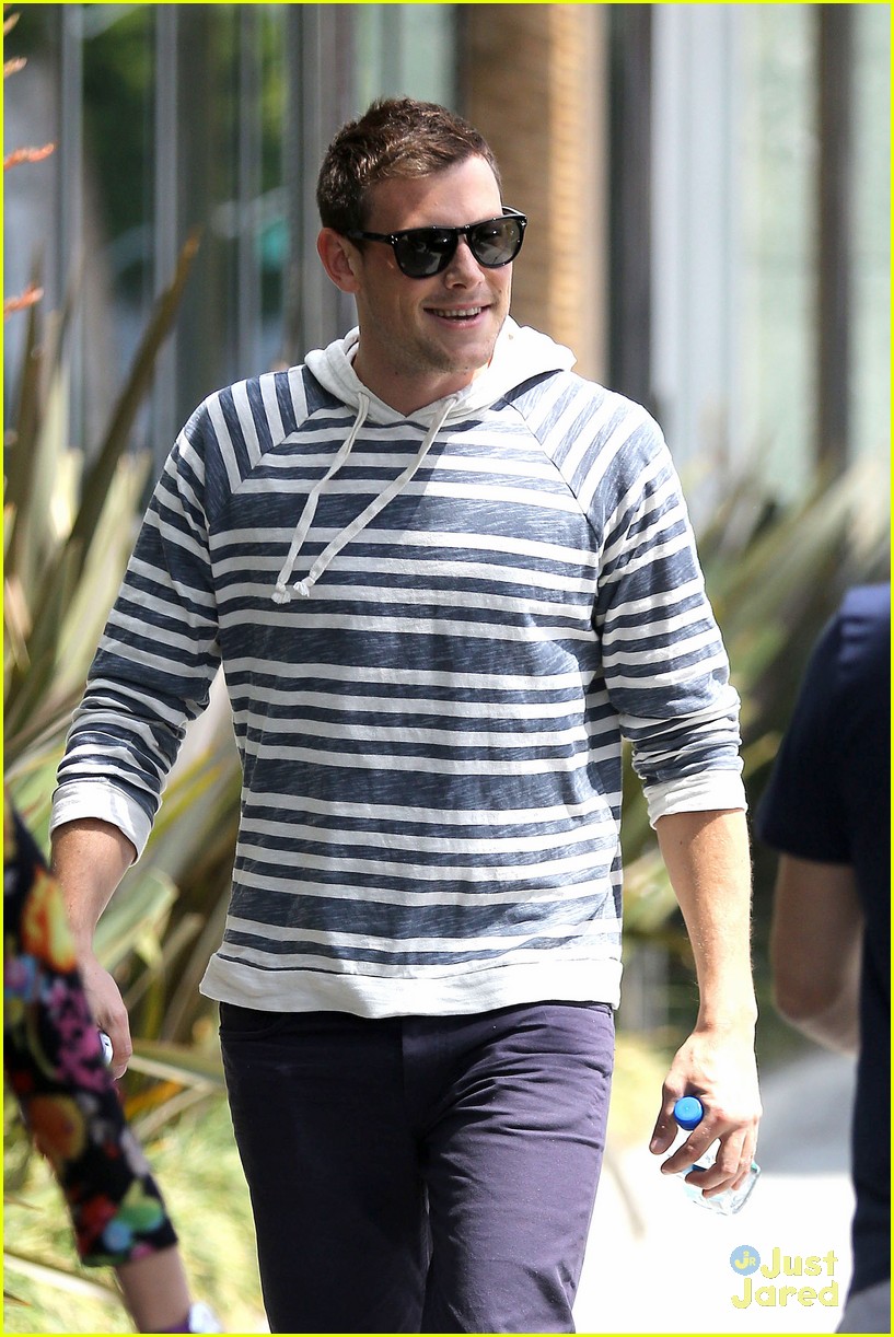 lea michele grocery shopping cory monteith steps out solo 08