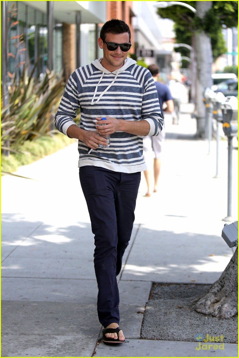 lea michele grocery shopping cory monteith steps out solo 12