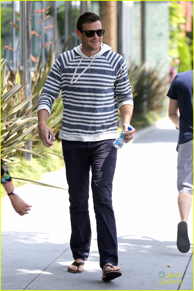 lea michele grocery shopping cory monteith steps out solo 14