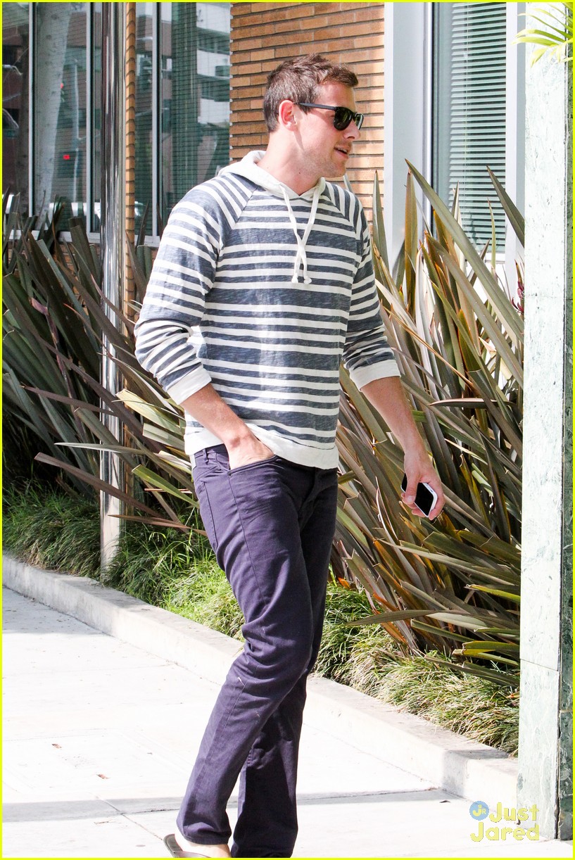 lea michele grocery shopping cory monteith steps out solo 22