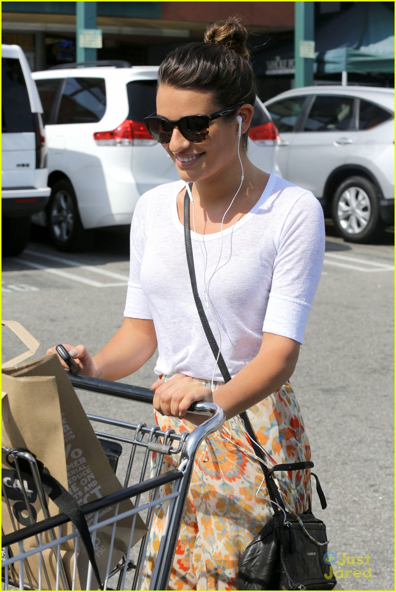 lea michele grocery shopping cory monteith steps out solo 33