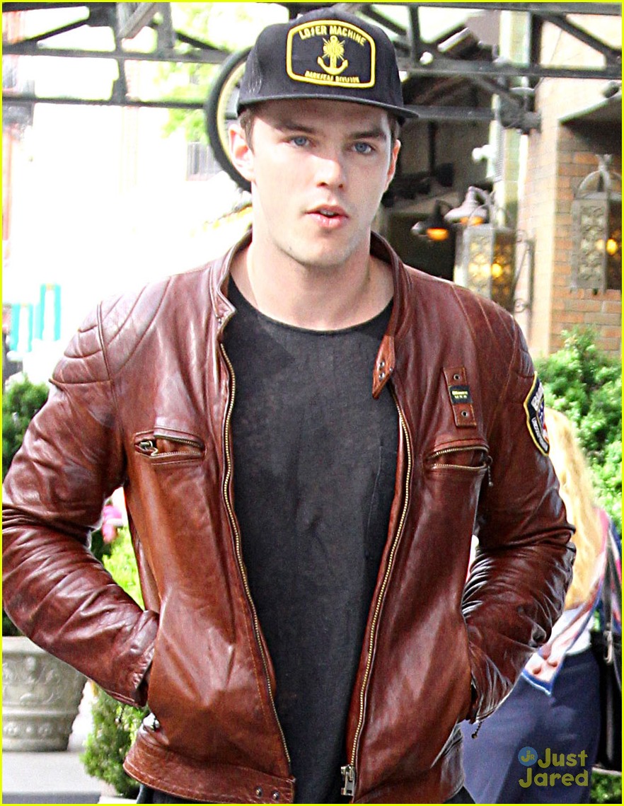 Nicholas Hoult & Jennifer Lawrence: We're Just Friends! | Photo 559338 ...