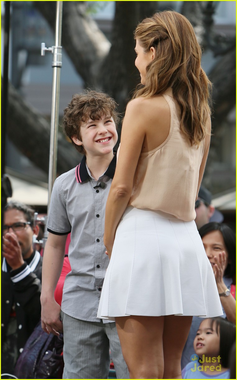 nolan gould extra appearance at the grove 14