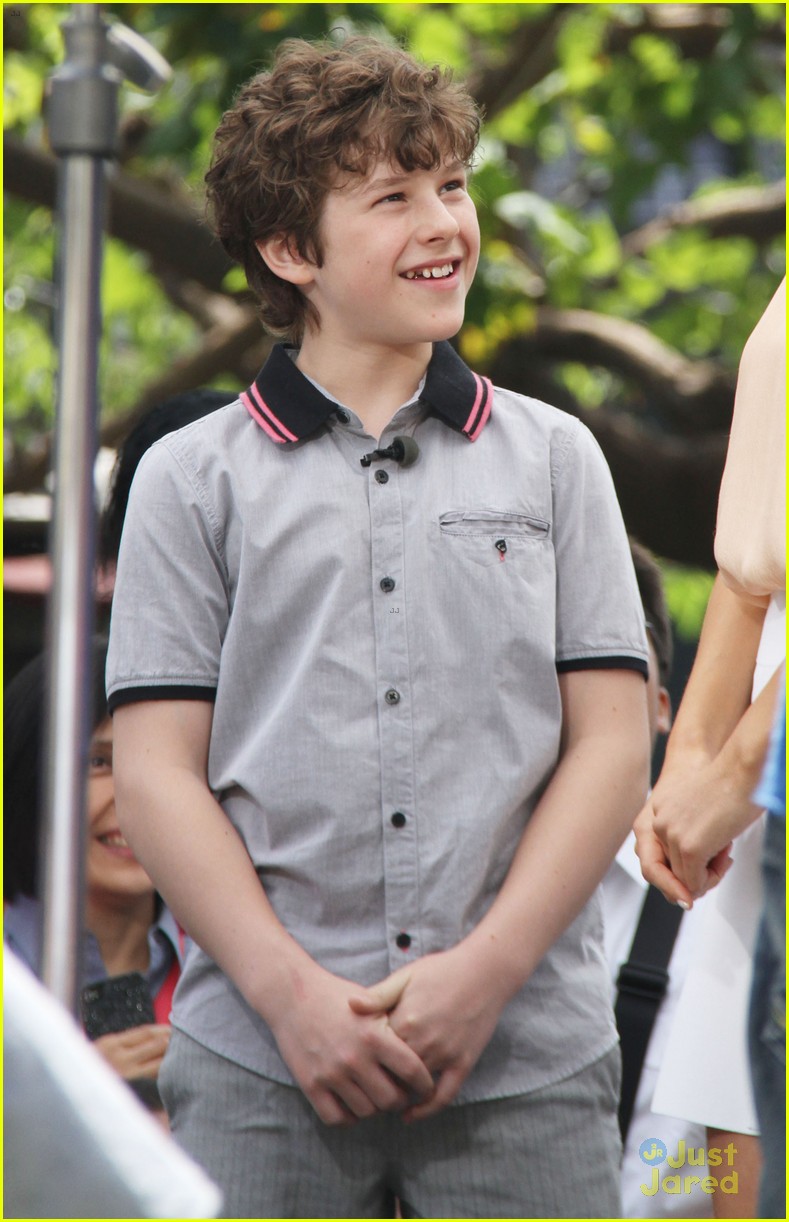 nolan gould extra appearance at the grove 21
