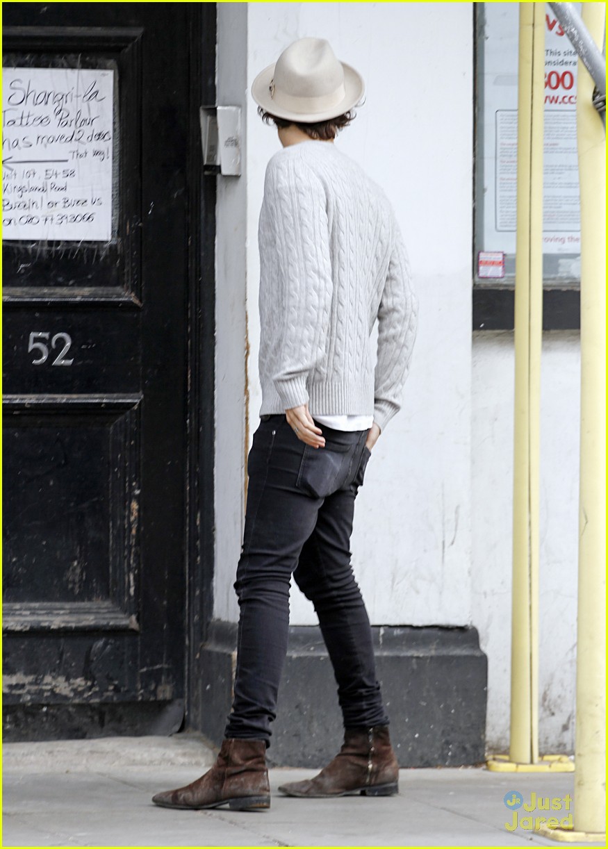 harry styles liam payne step out in london 12