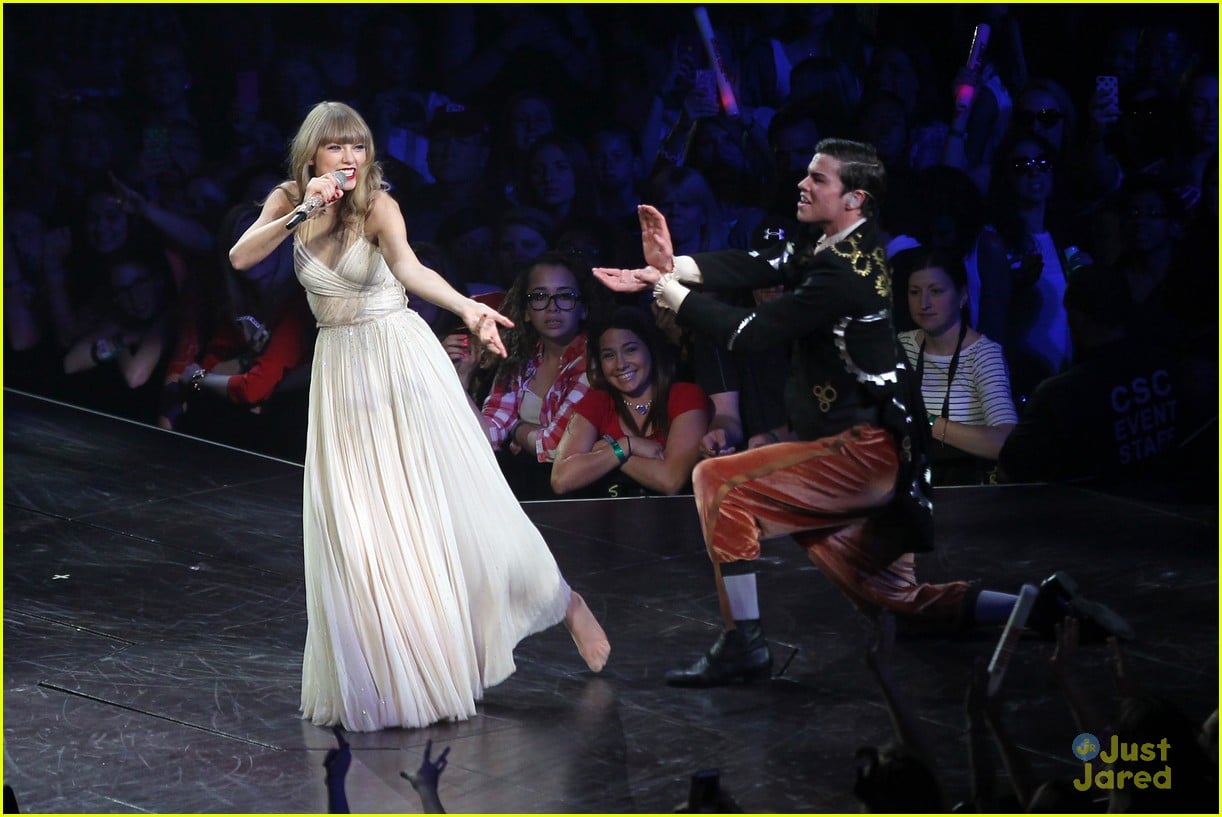 taylor swift mothers day dc concert pics 13