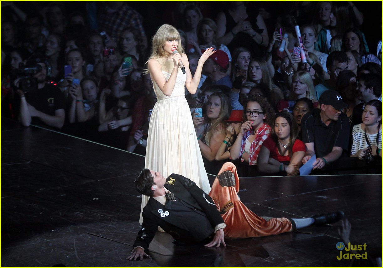 taylor swift mothers day dc concert pics 24