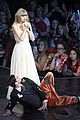taylor swift mothers day dc concert pics 21