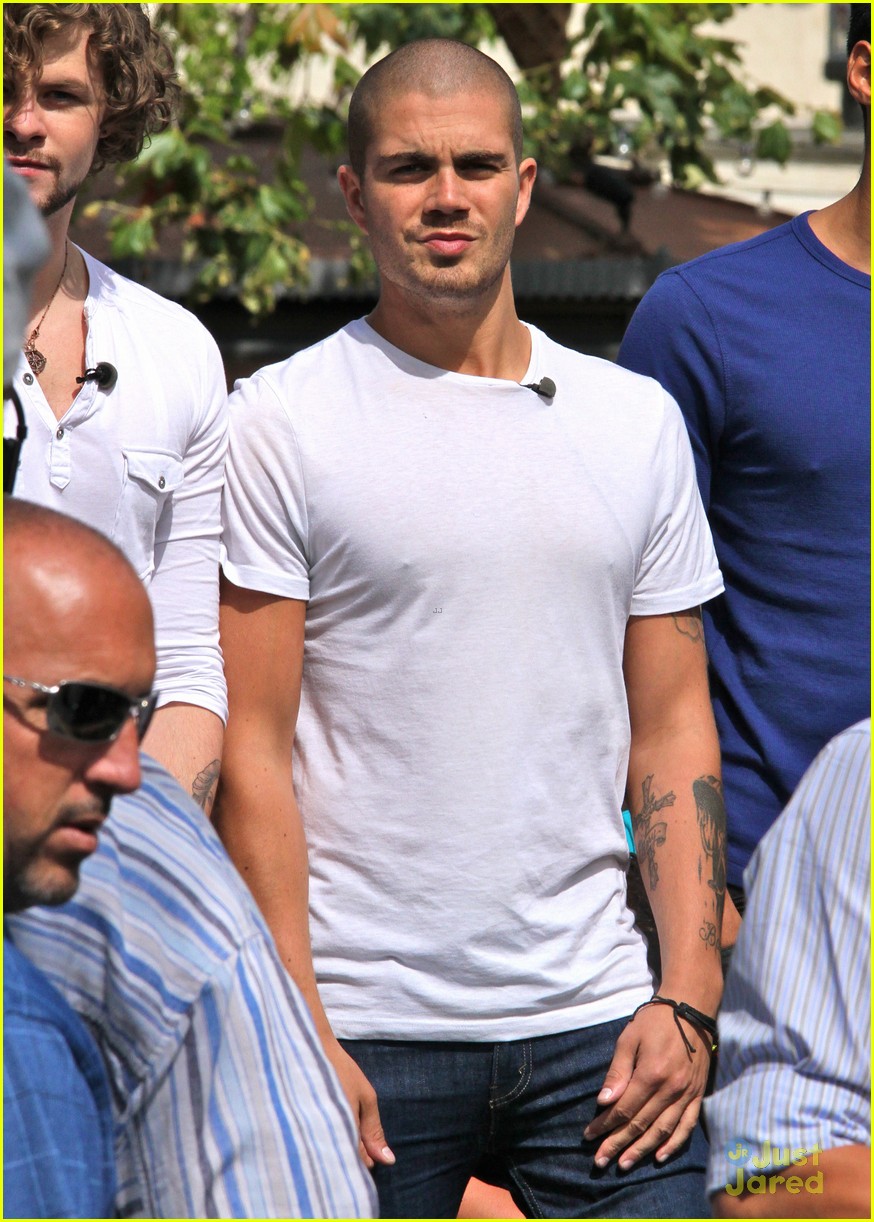 the wanted extra appearance at the grove 06