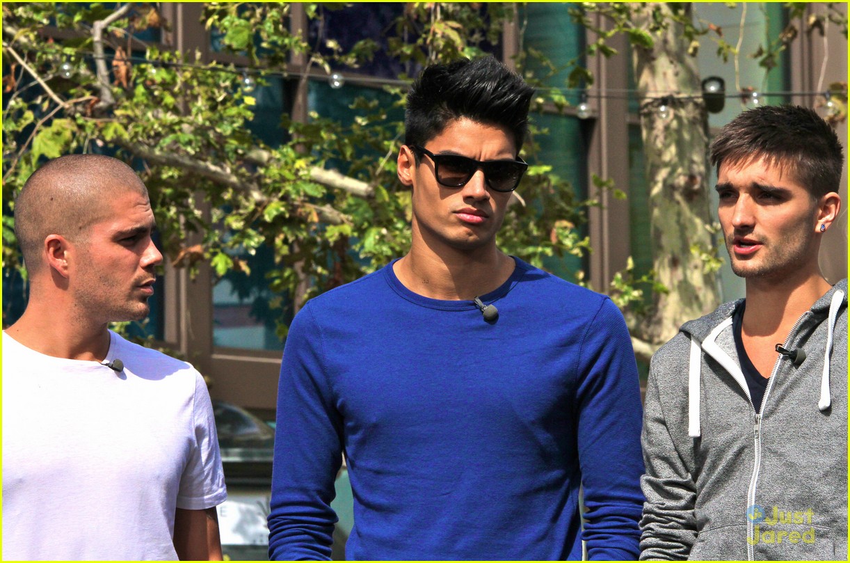 the wanted extra appearance at the grove 07