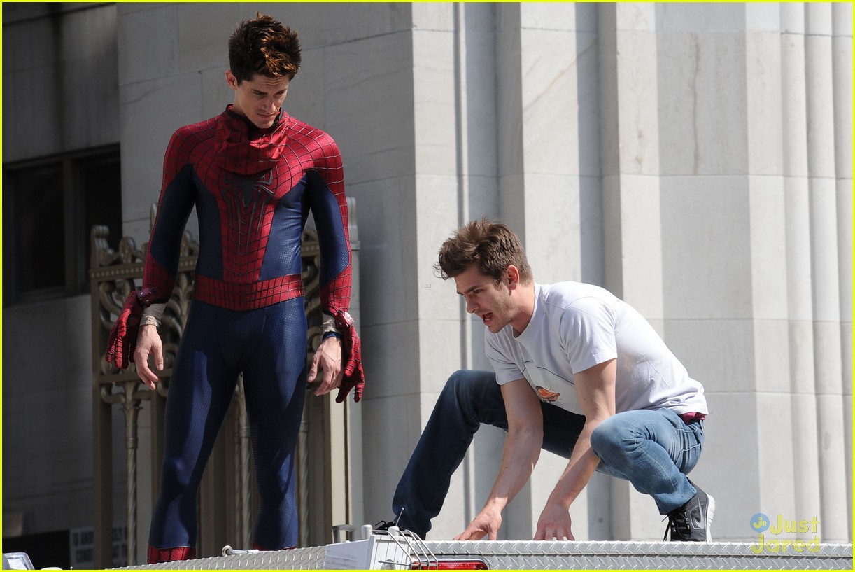 andrew garfield spiderman young fans 02