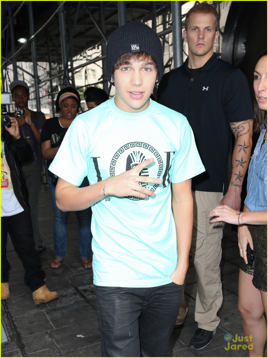 austin mahone extra appearance in nyc 02