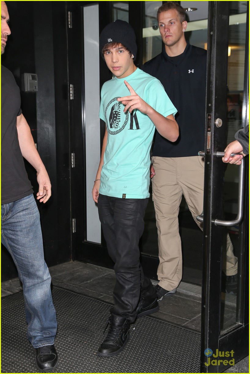 austin mahone extra appearance in nyc 03