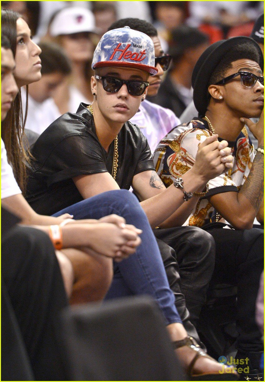 justin bieber sits courtside at miami heat playoff game 09