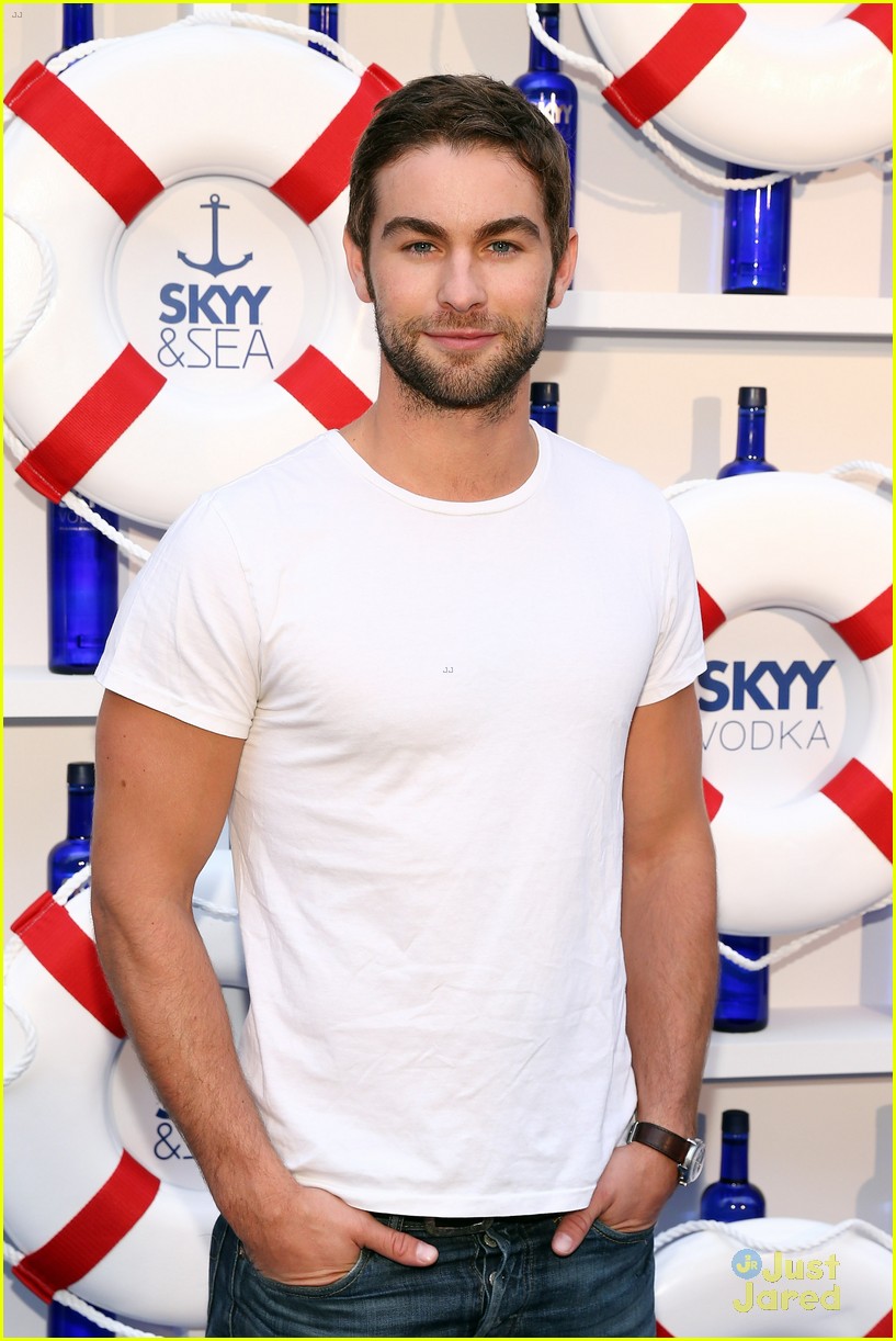 chace crawford governors ball music festival kick off party 01