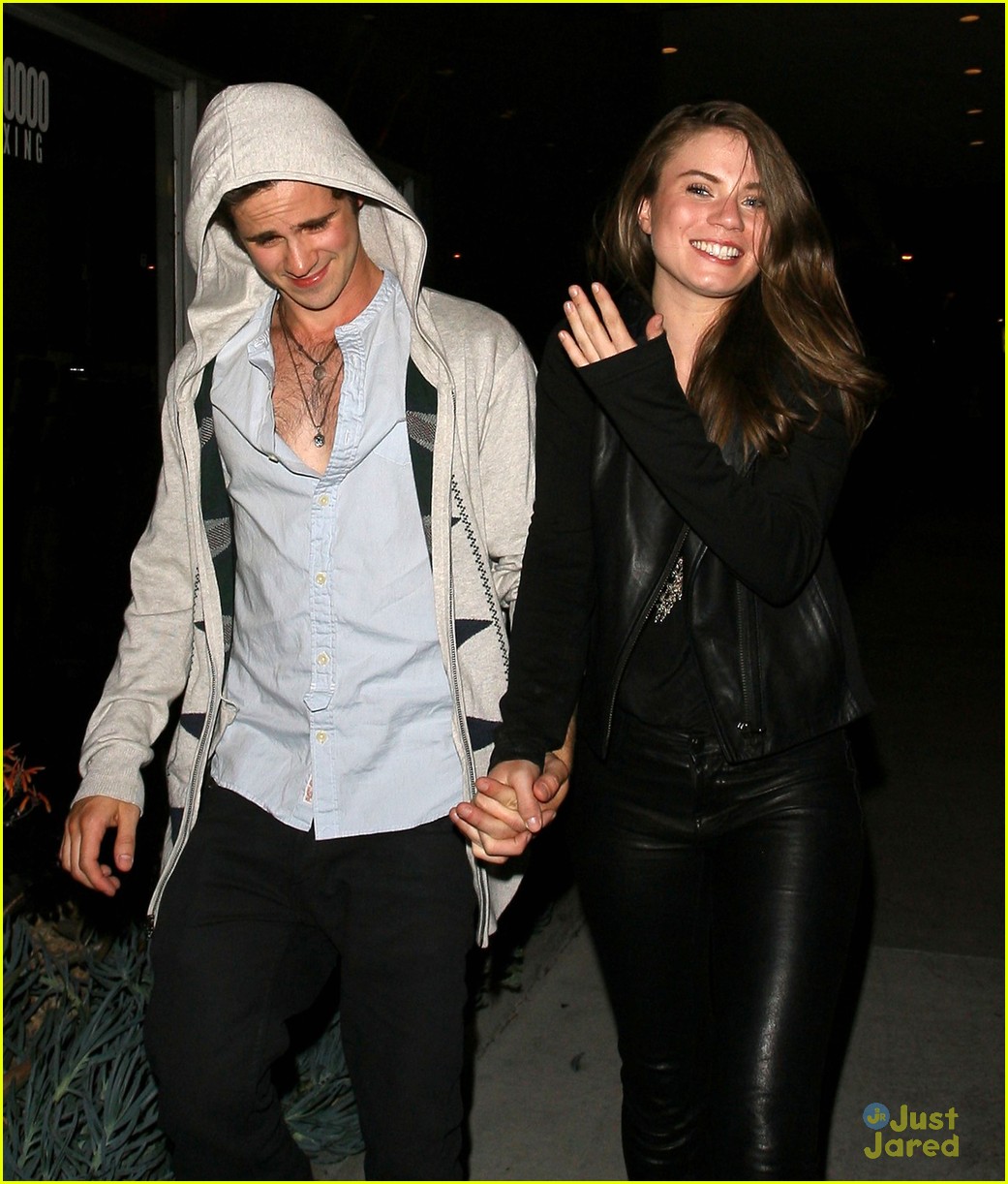 connor paolo alice hold hands 08