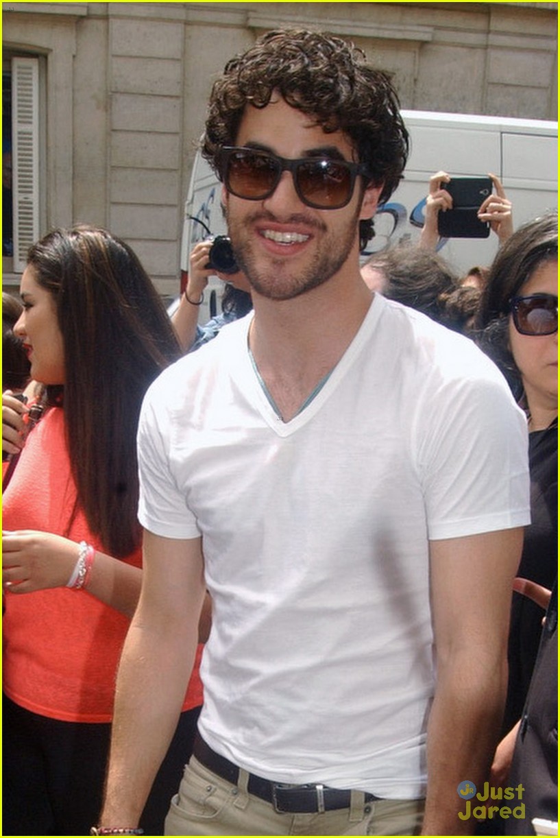 Darren Criss Glee!! Blaine Anderson Musician, Darren Young, musician,  glasses, selfie png | PNGWing