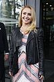 hayden panettiere takes the train to manchester 10