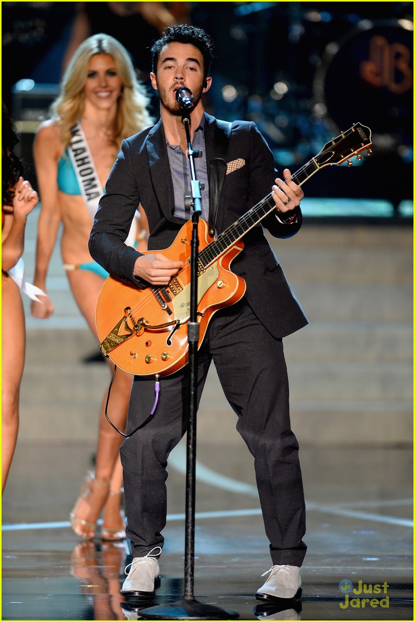 jonas brothers miss usa competition performance watch now 04