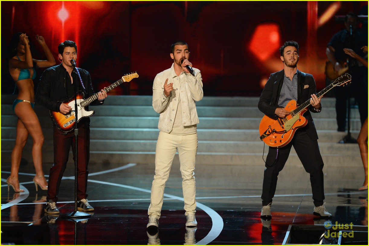 jonas brothers miss usa competition performance watch now 09