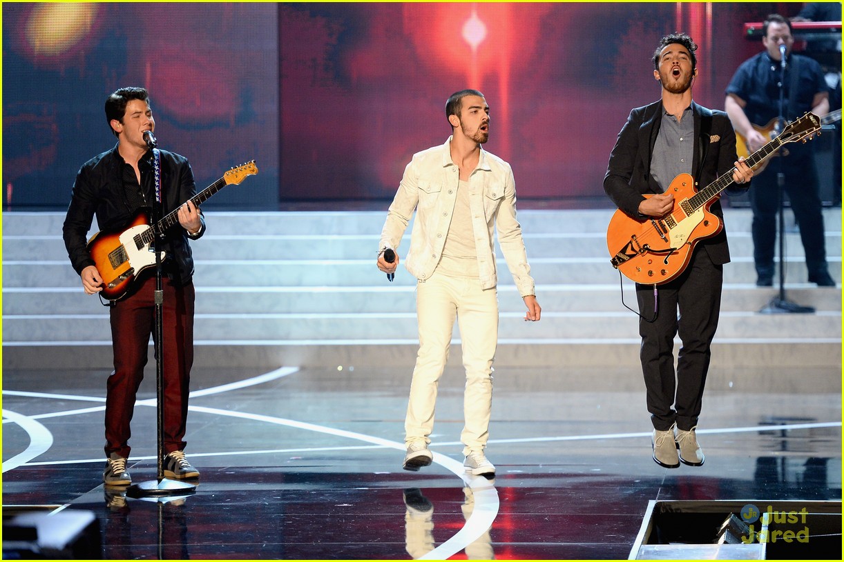 jonas brothers miss usa competition performance watch now 11