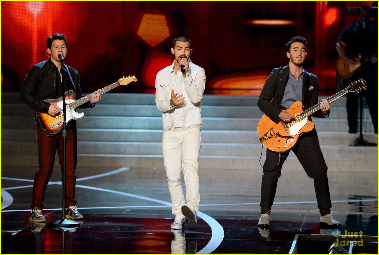 jonas brothers miss usa competition performance watch now 22
