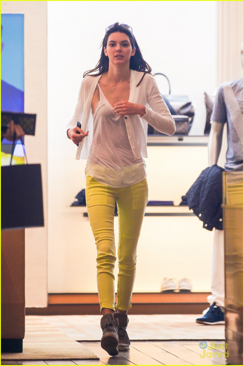 kendall jenner nyc shopper 05