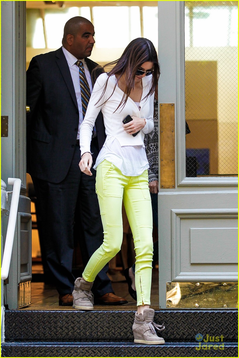 kendall jenner nyc shopper 14