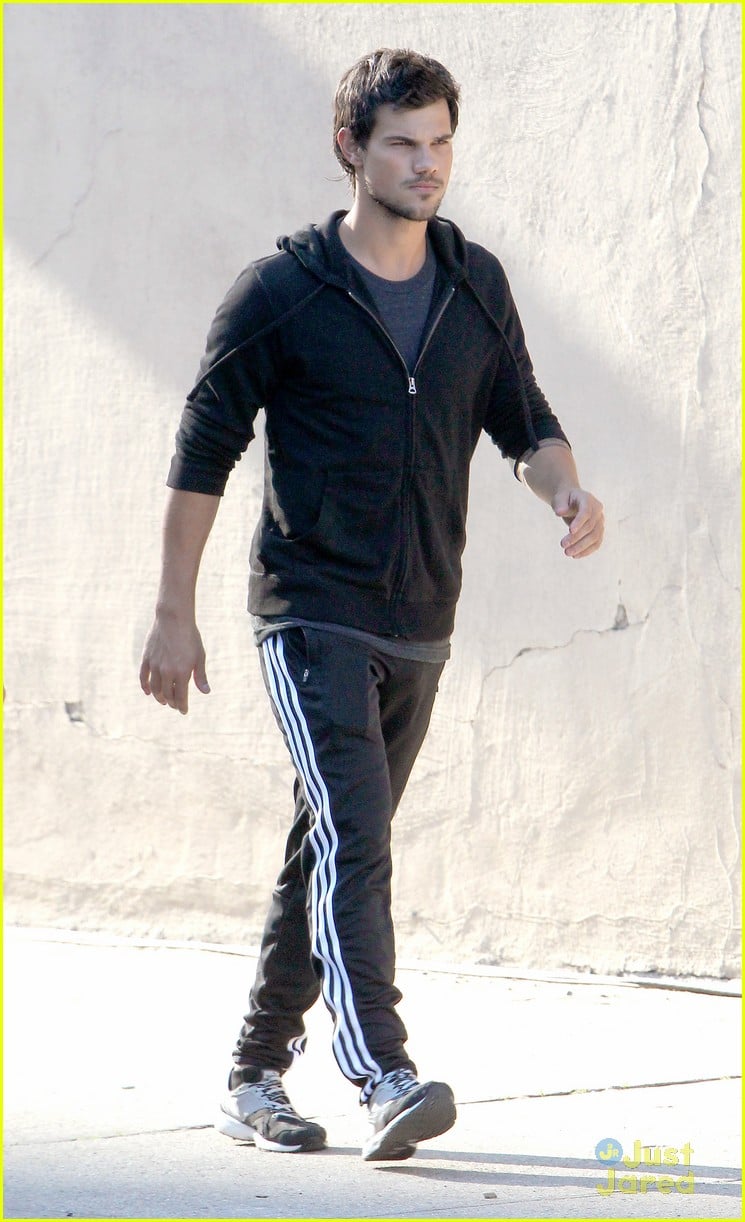 taylor lautner bench campaign behind the scenes 06