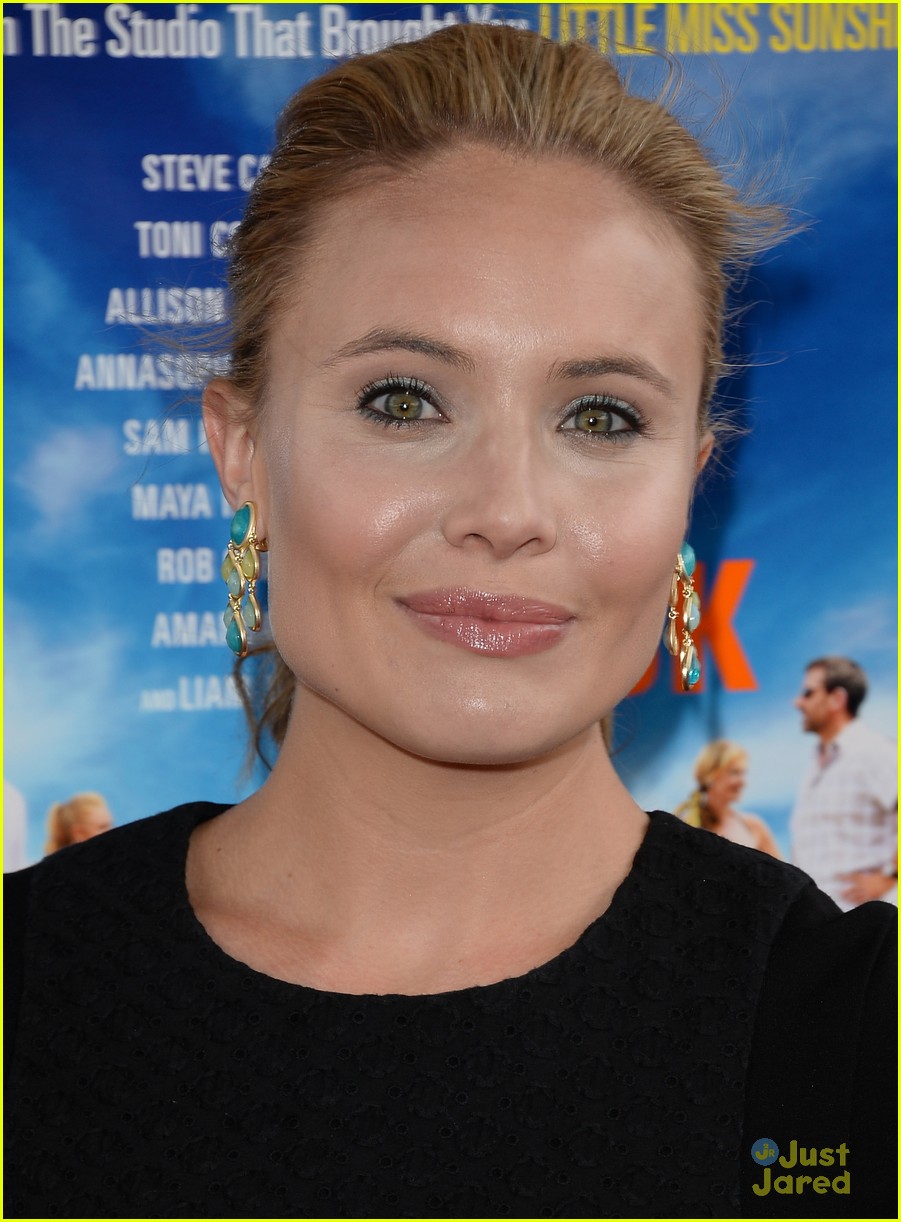 leah pipes the way way back premiere 06