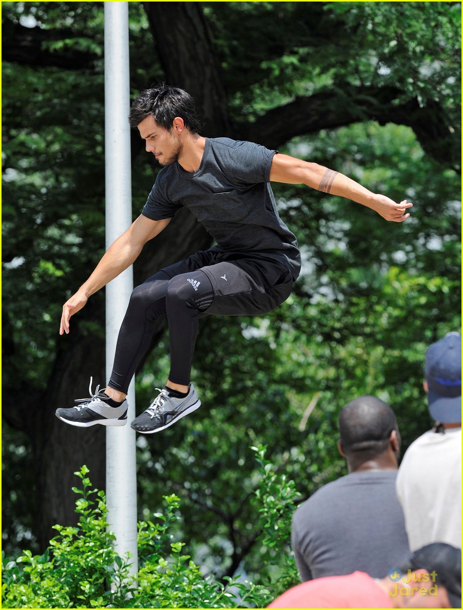 marie avgeropoulos taylor lautner tracers jump 03